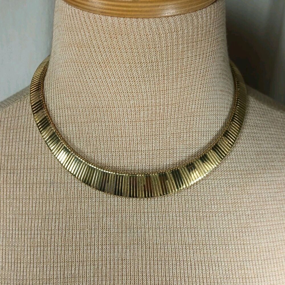 Vtg Trifari Choker Necklace 16 1/4" Goldtone Snake Chain Cleopatra Collar